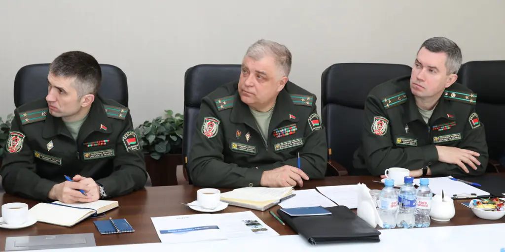 Roundtable participants discussed ways to develop systems and means of communication and control for the border service agencies