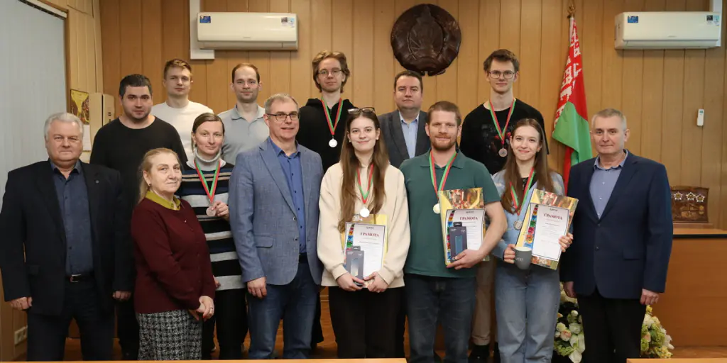 Первый спортивный старт в 2026: открыли сезон прыжками в длину с места