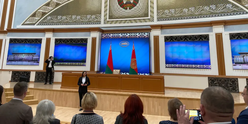 Экскурсия во Дворец Независимости для работников АГАТа